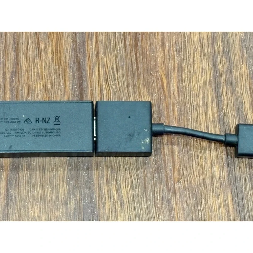 Amazon Fire TV Light Stick S3L46N  2nd Generation + HDMI Adapter - No Remote - Picture 9 of 9